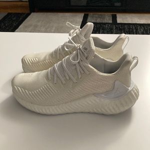 Adidas alphaboost